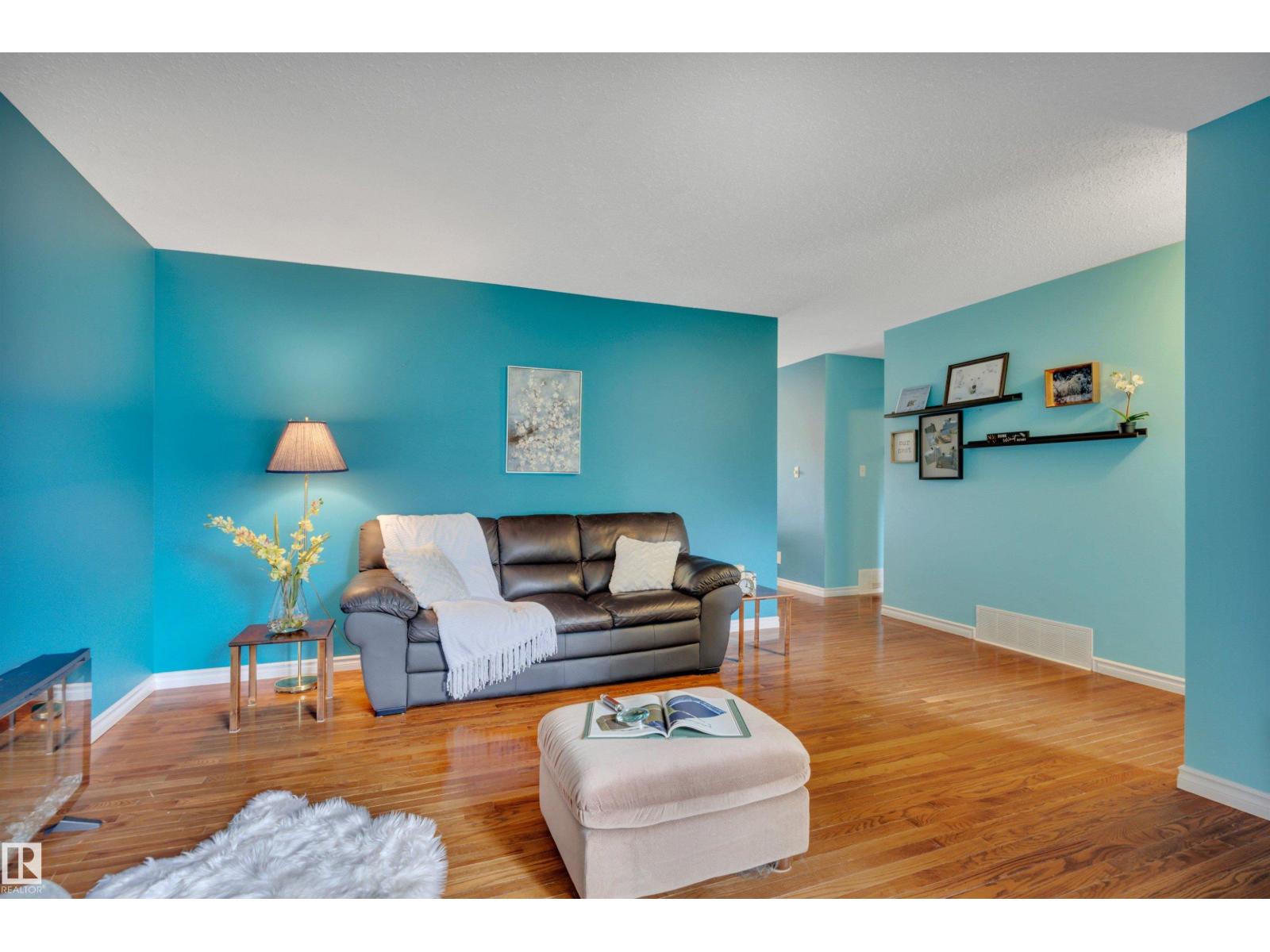 7416 33 Avenue NW - 9