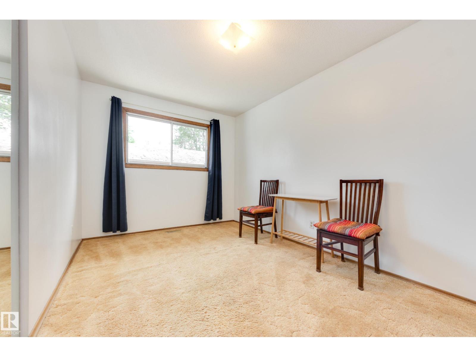 7 STRATHCONA PL - 13