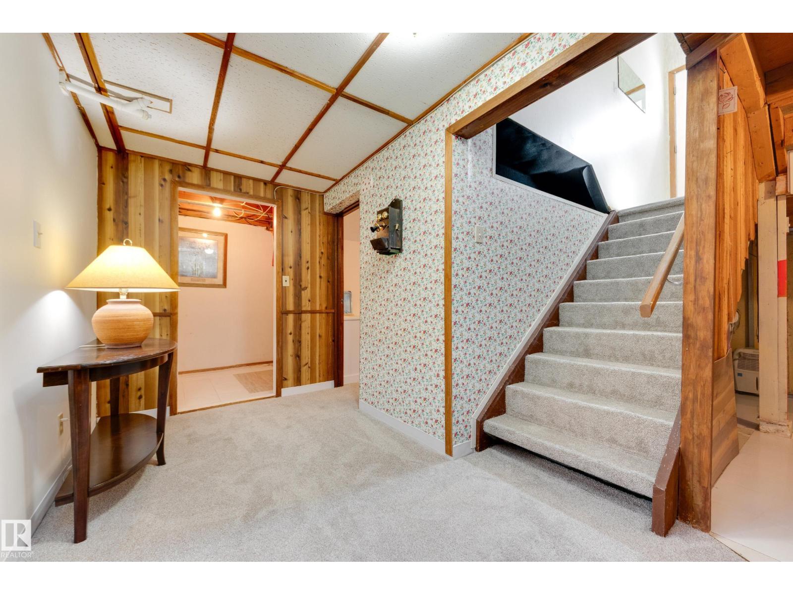 7 STRATHCONA PL - 18