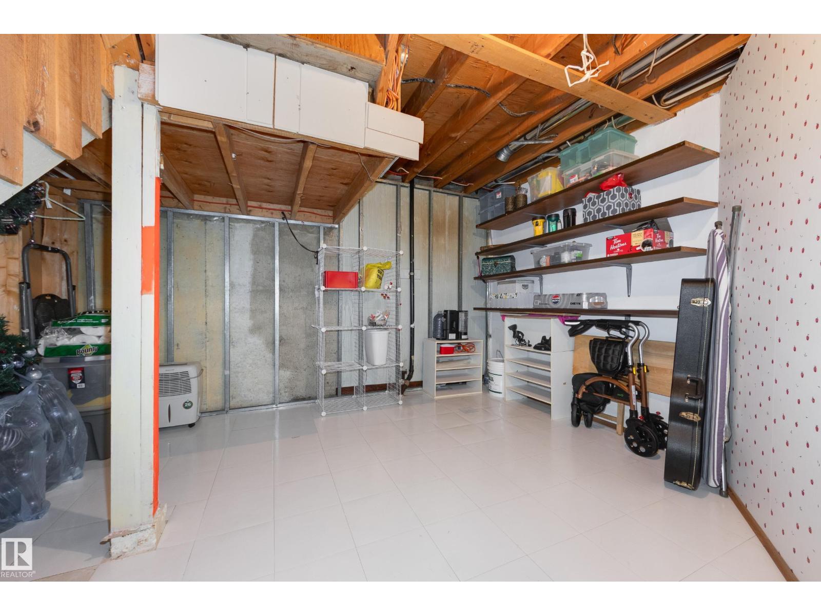 7 STRATHCONA PL - 26