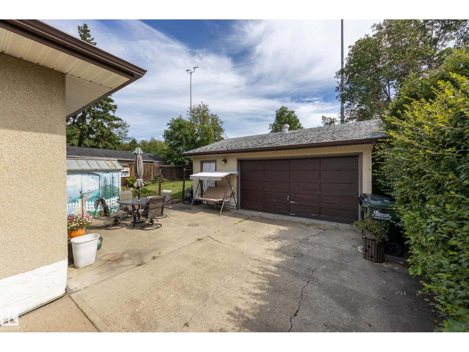 7 STRATHCONA PL - 29
