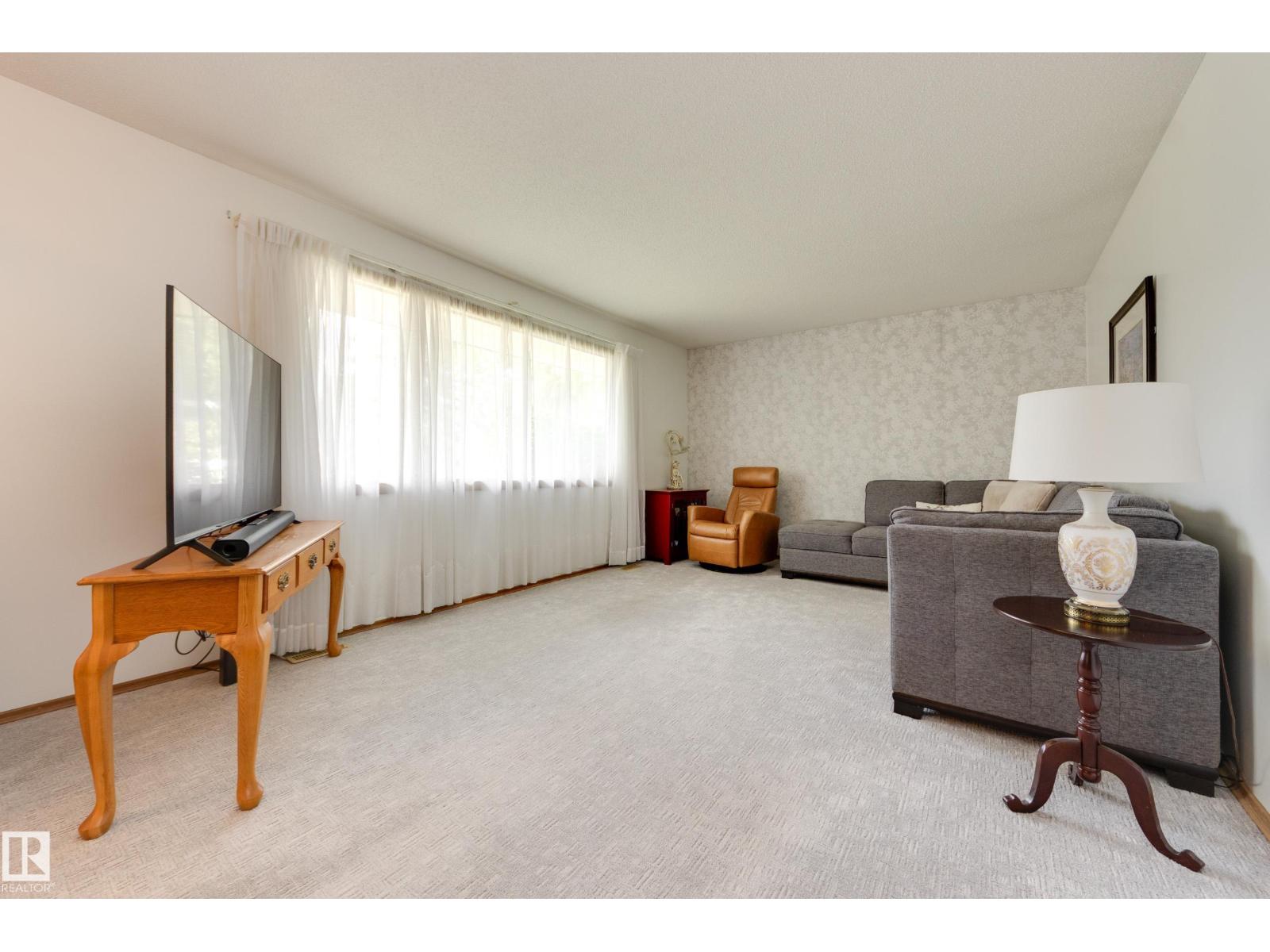 7 STRATHCONA PL, Westboro, Sherwood Park photo 3