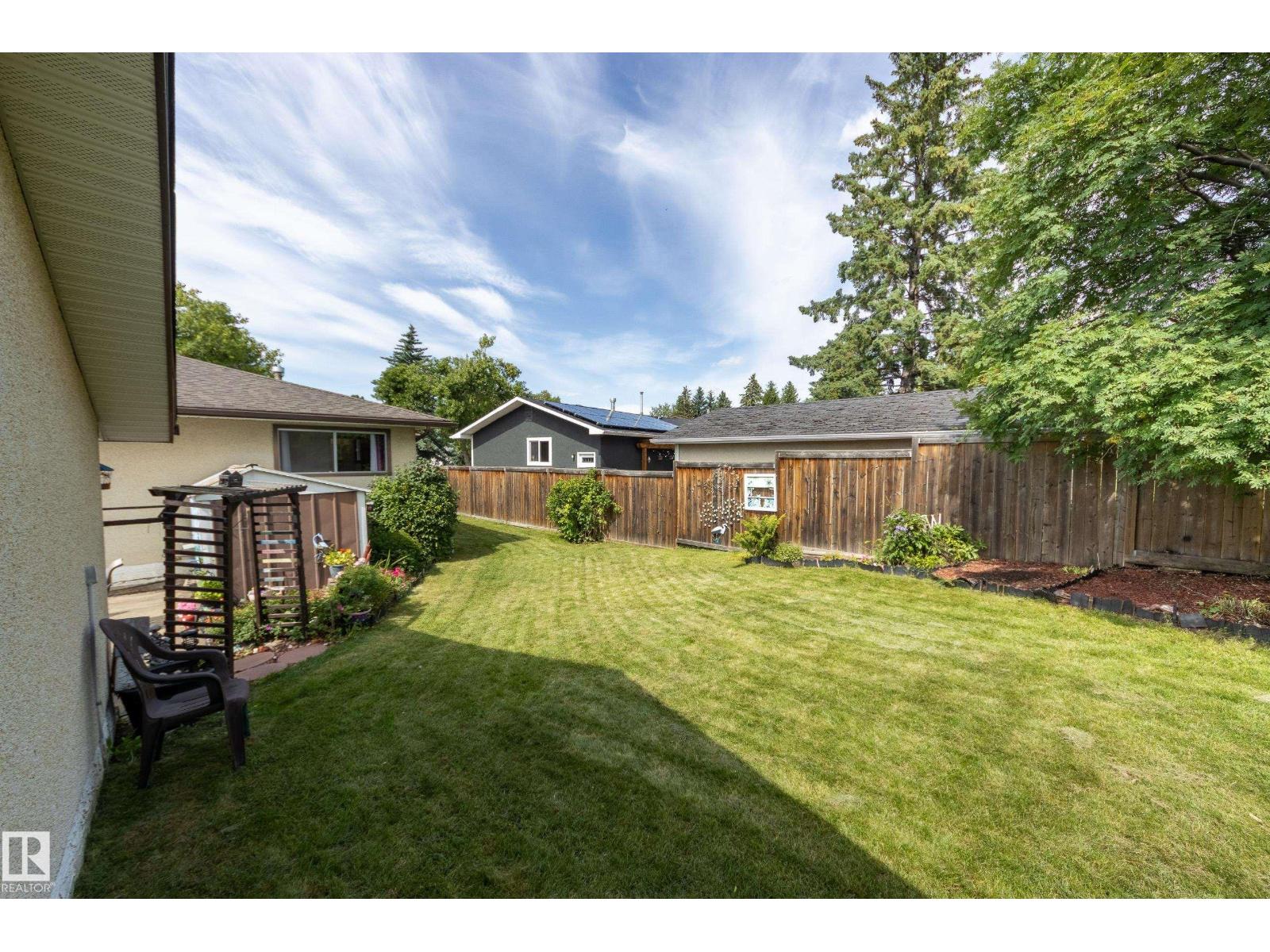 7 STRATHCONA PL - 32