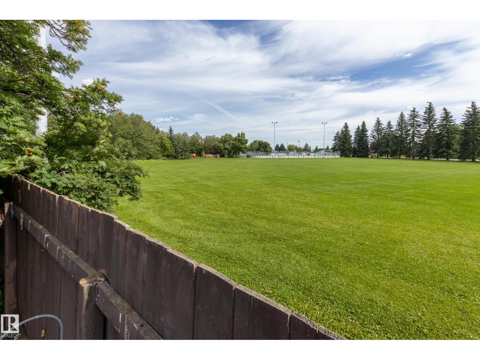 7 STRATHCONA PL - 35