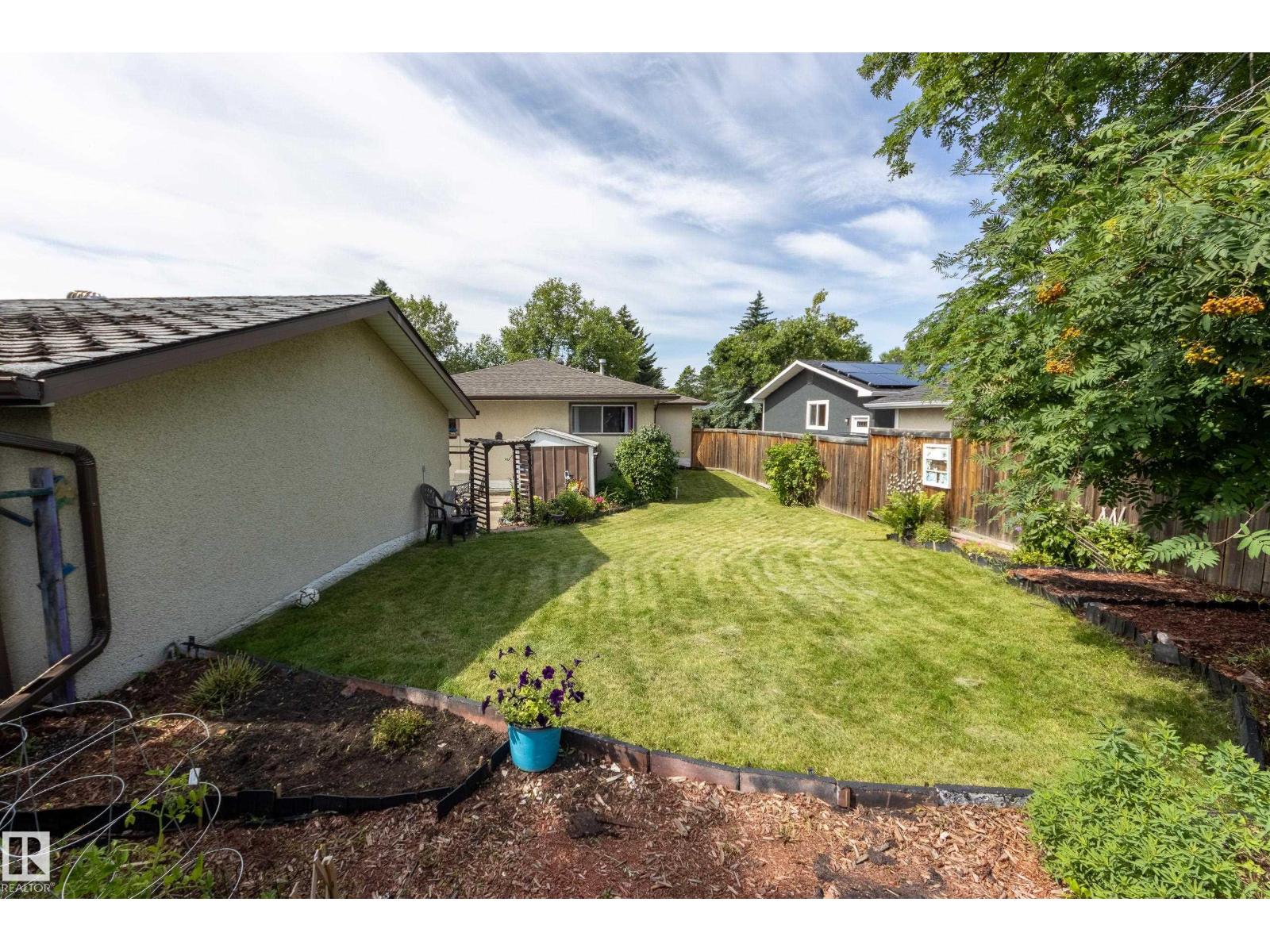 7 STRATHCONA PL - 37