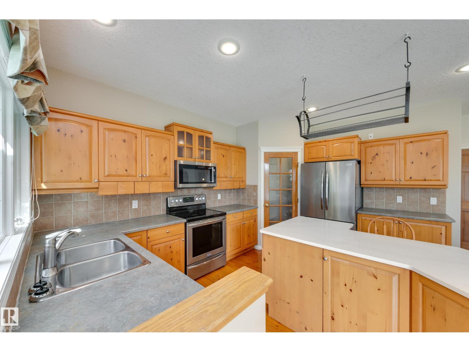 11503 15 AV NW - 18