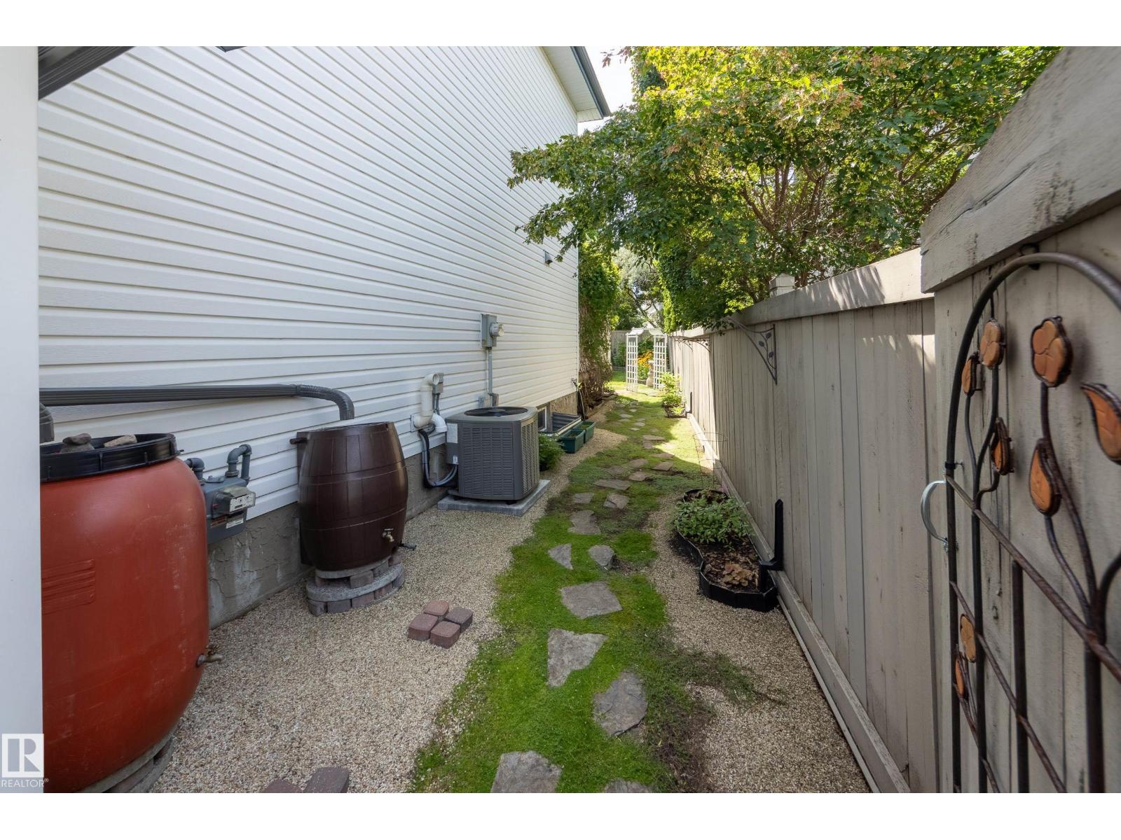 11503 15 AV NW - Image 52