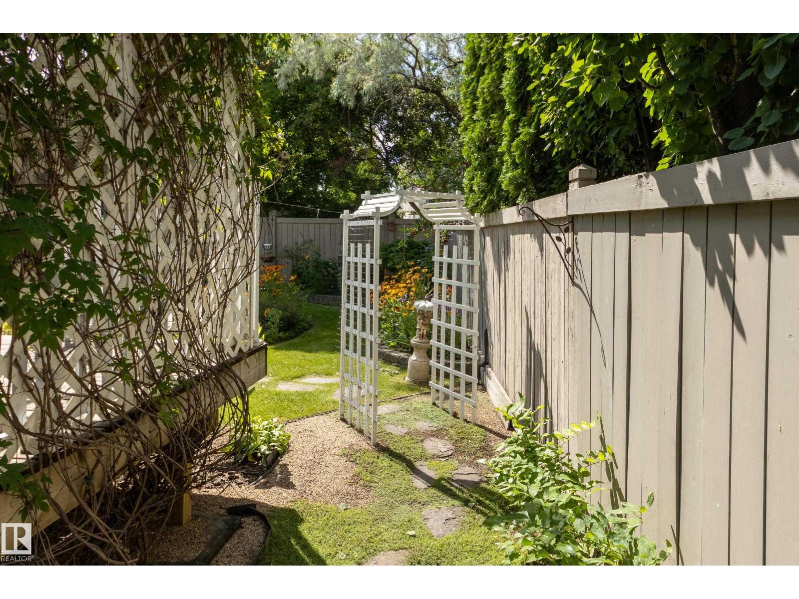 11503 15 AV NW - Image 53