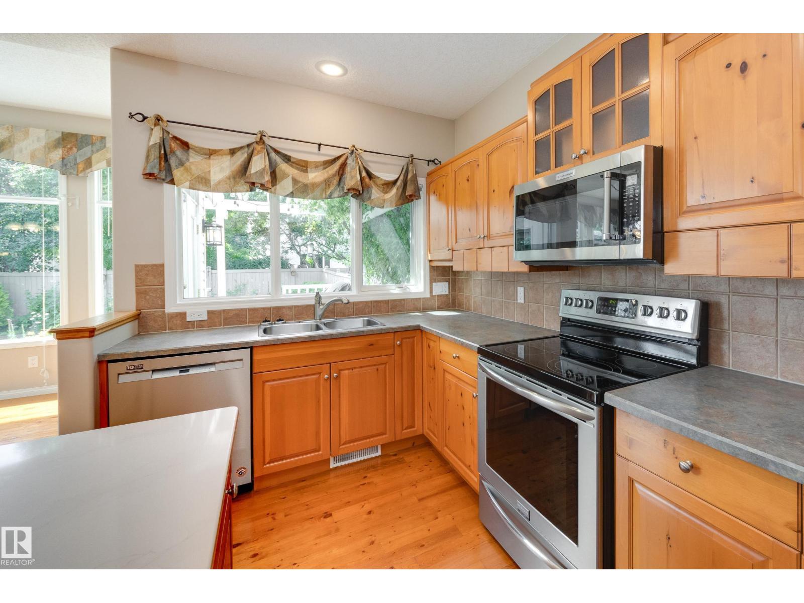 11503 15 AV NW - 17
