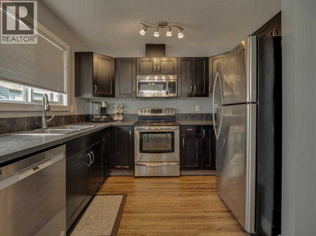 #9 241 Silkstone Road W - Image 13