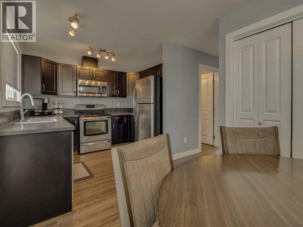 #9 241 Silkstone Road W - Image 19