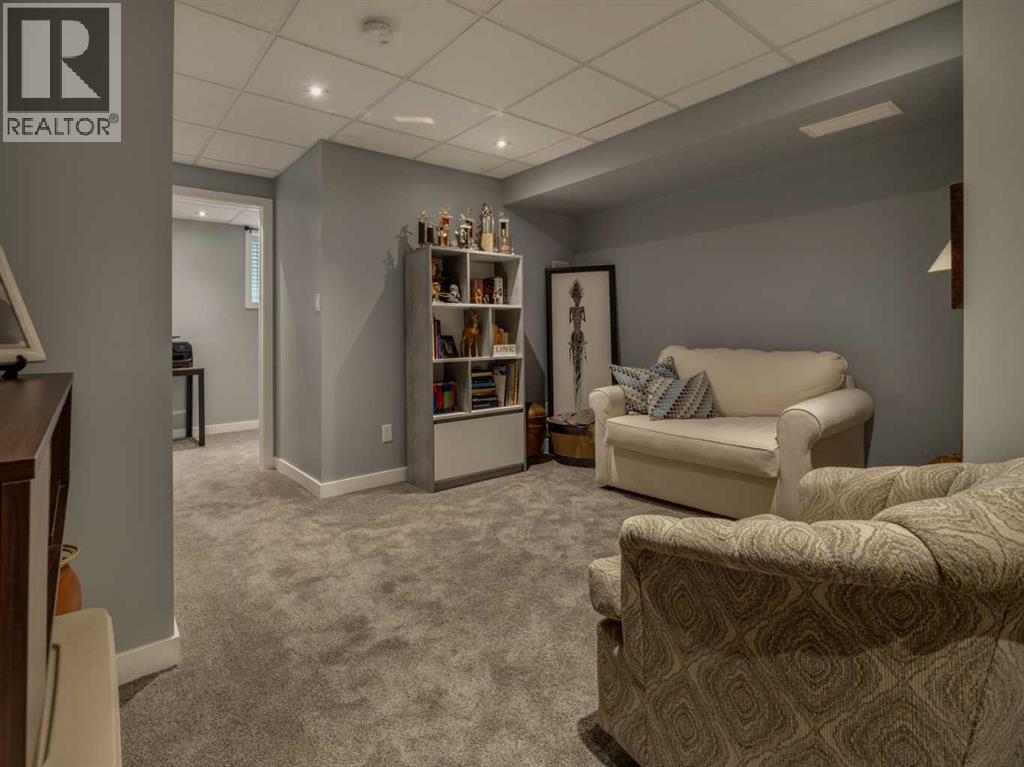 #9 241 Silkstone Road W - Image 40