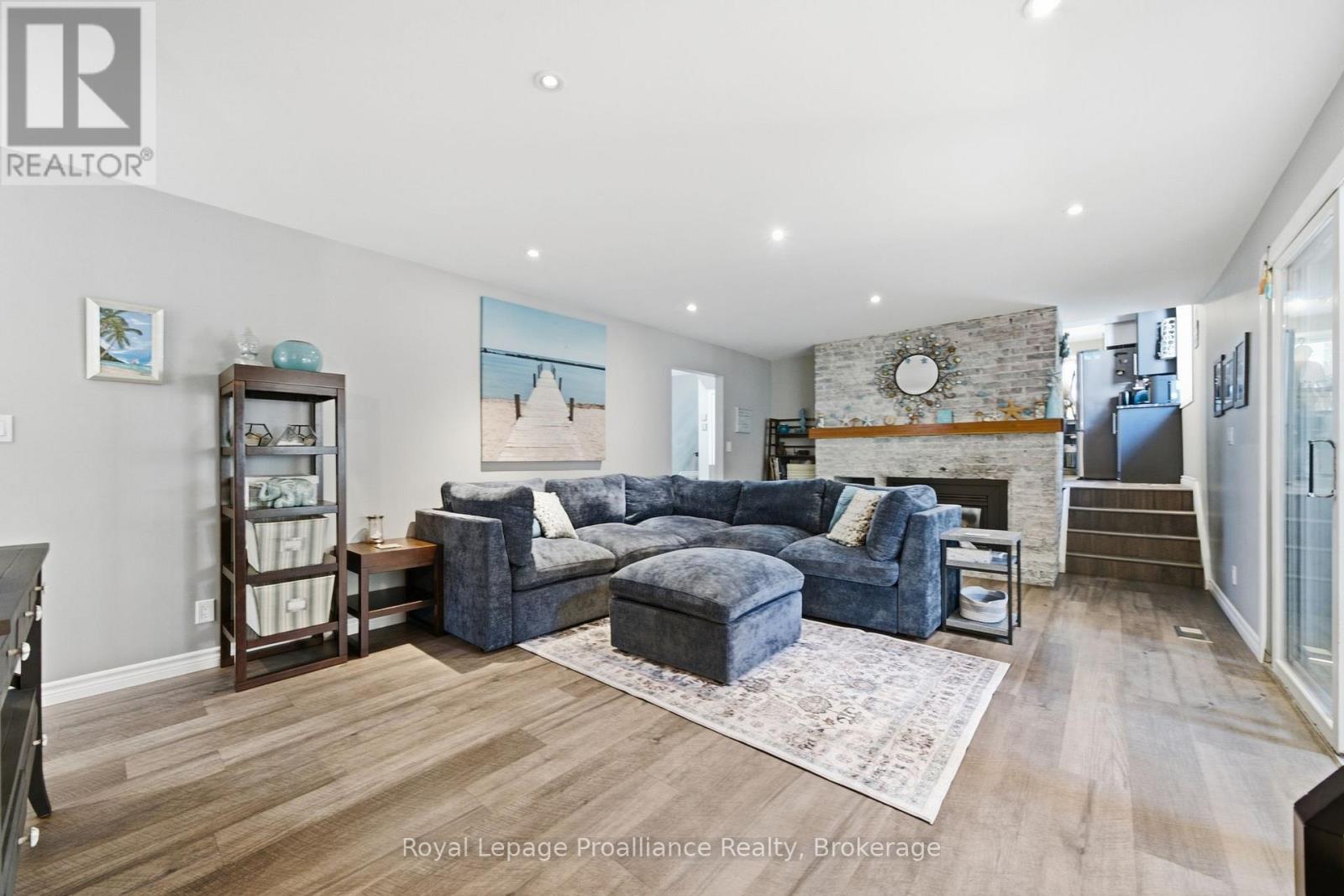 1698 FOXBORO-STIRLING ROAD - 11