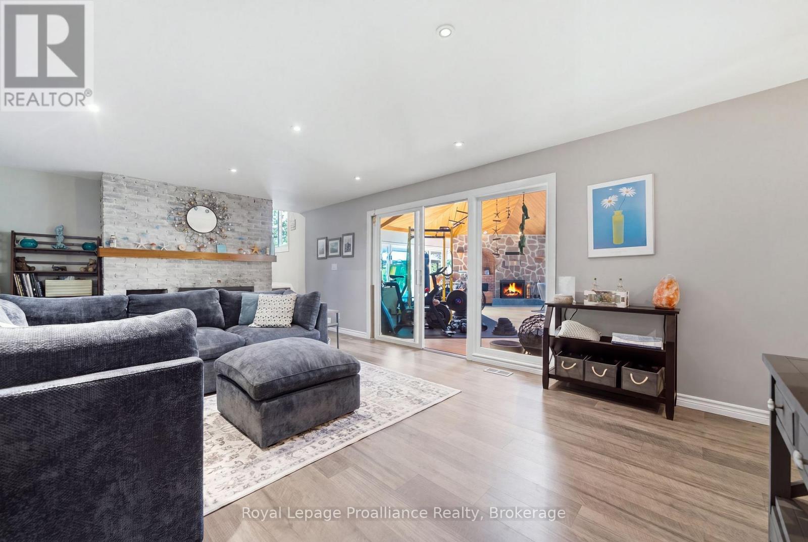 1698 FOXBORO-STIRLING ROAD - 12