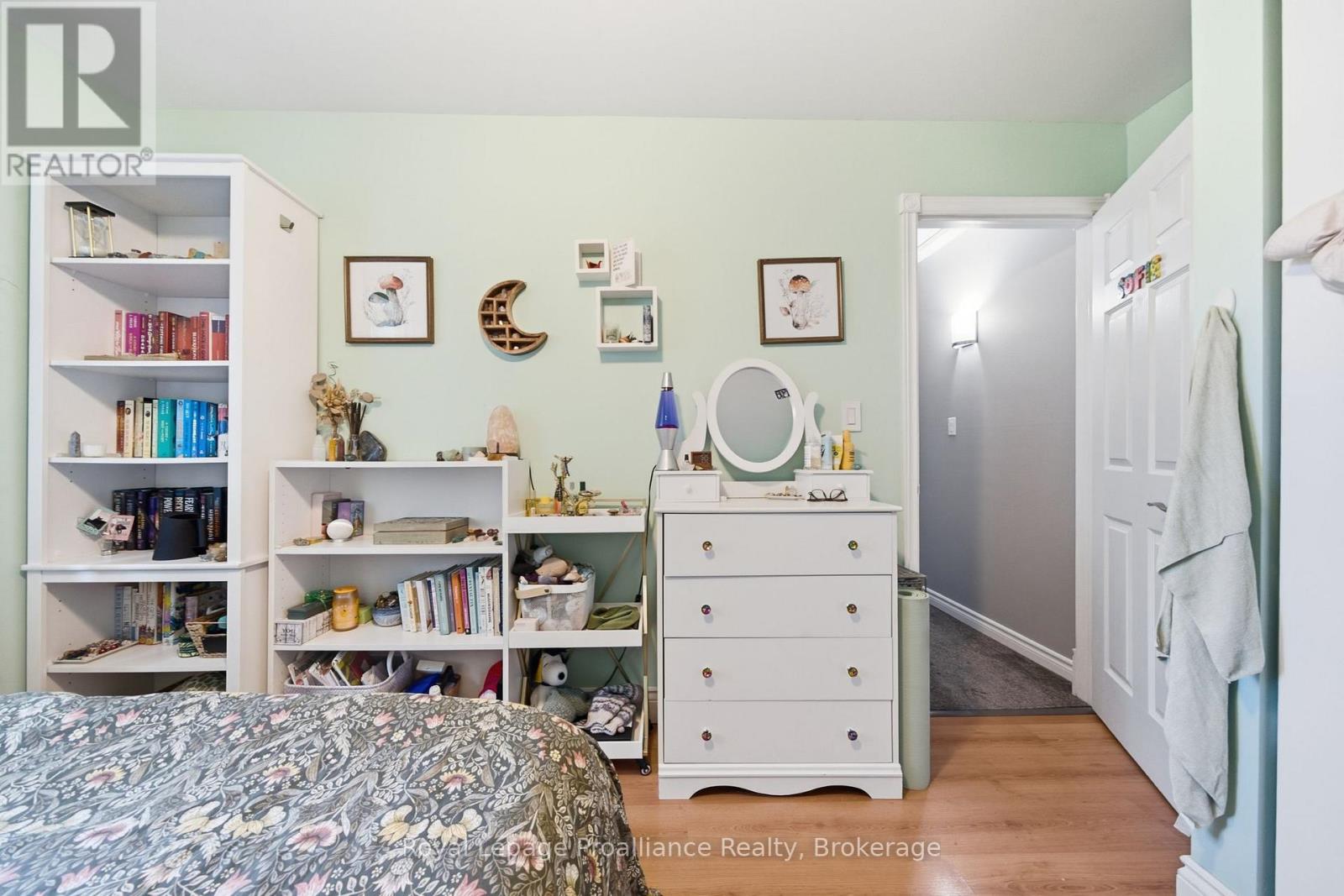 1698 FOXBORO-STIRLING ROAD - Image 32