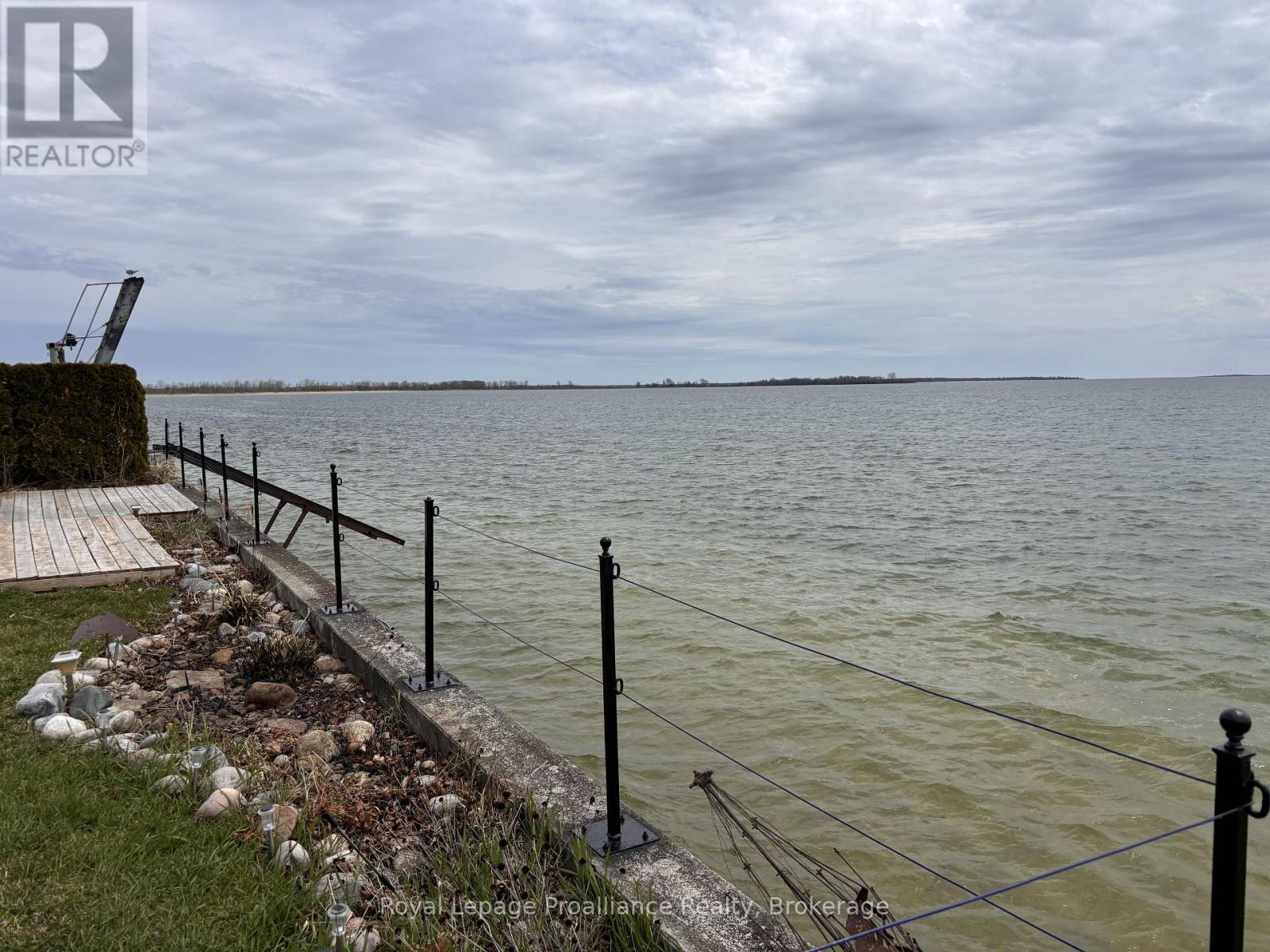 621 Barcovan Beach Road, Quinte West (Murray Ward), Ontario, K0K1L0, Quinte West (Murray Ward), Ontario — photo 4 of 5