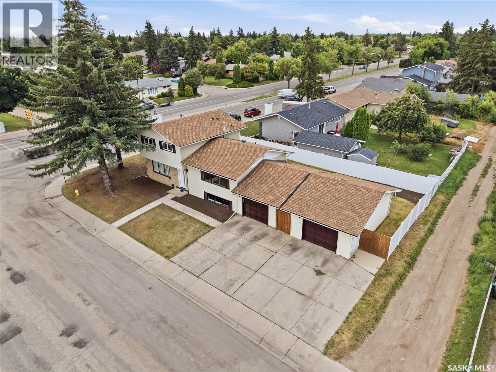 702 McKercher DRIVE