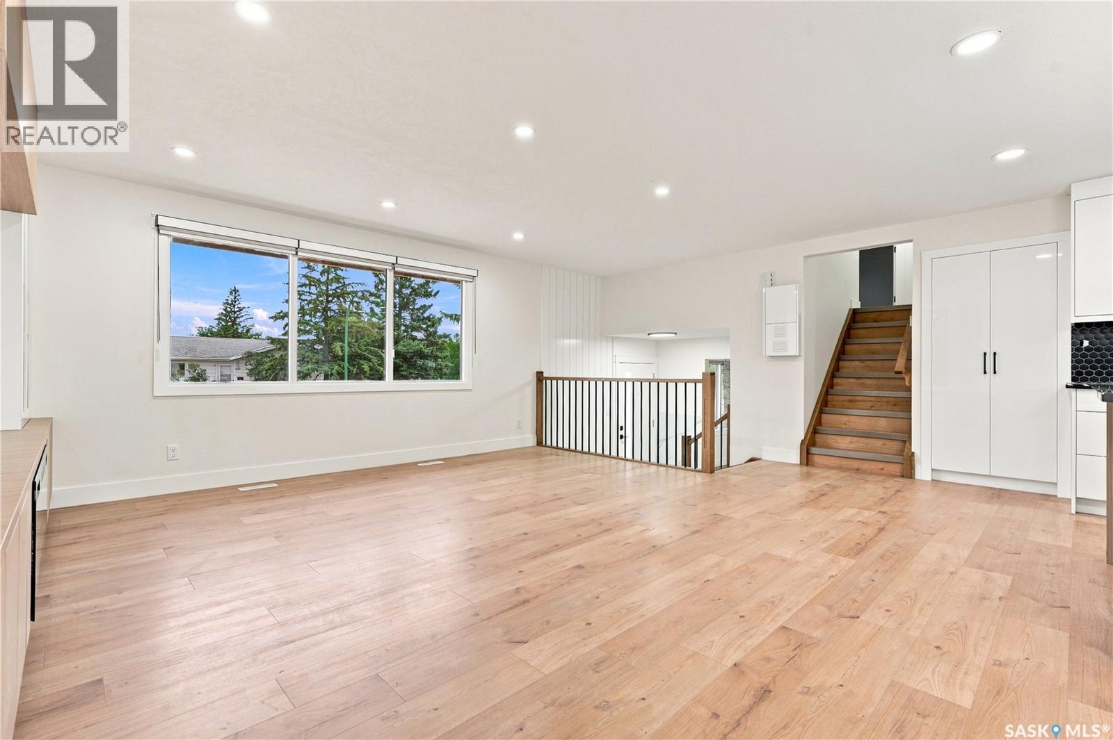 702 McKercher DRIVE - 16