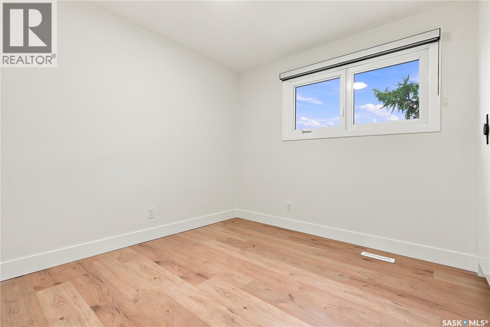 702 McKercher DRIVE - Image 28