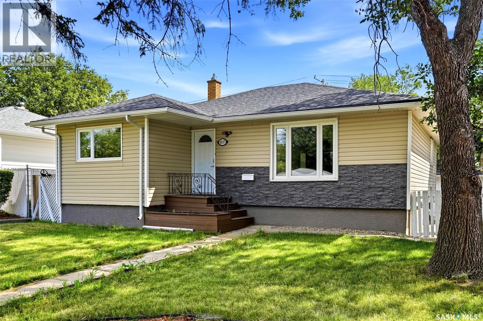 1037 Campbell STREET, Regina — photo 2