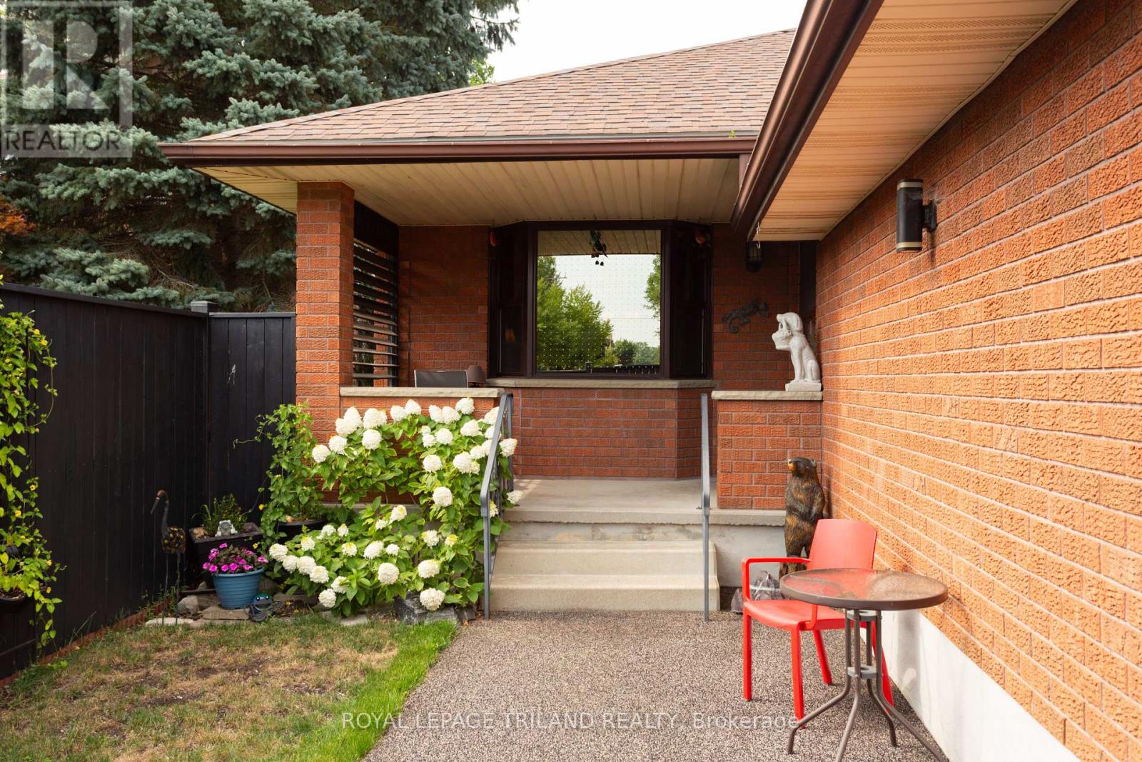 419 MCNAY PLACE - 4