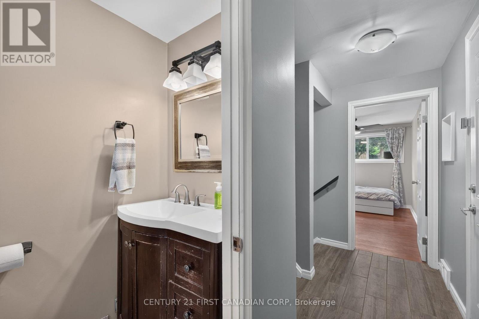 285 PANORMA CRESCENT - 34