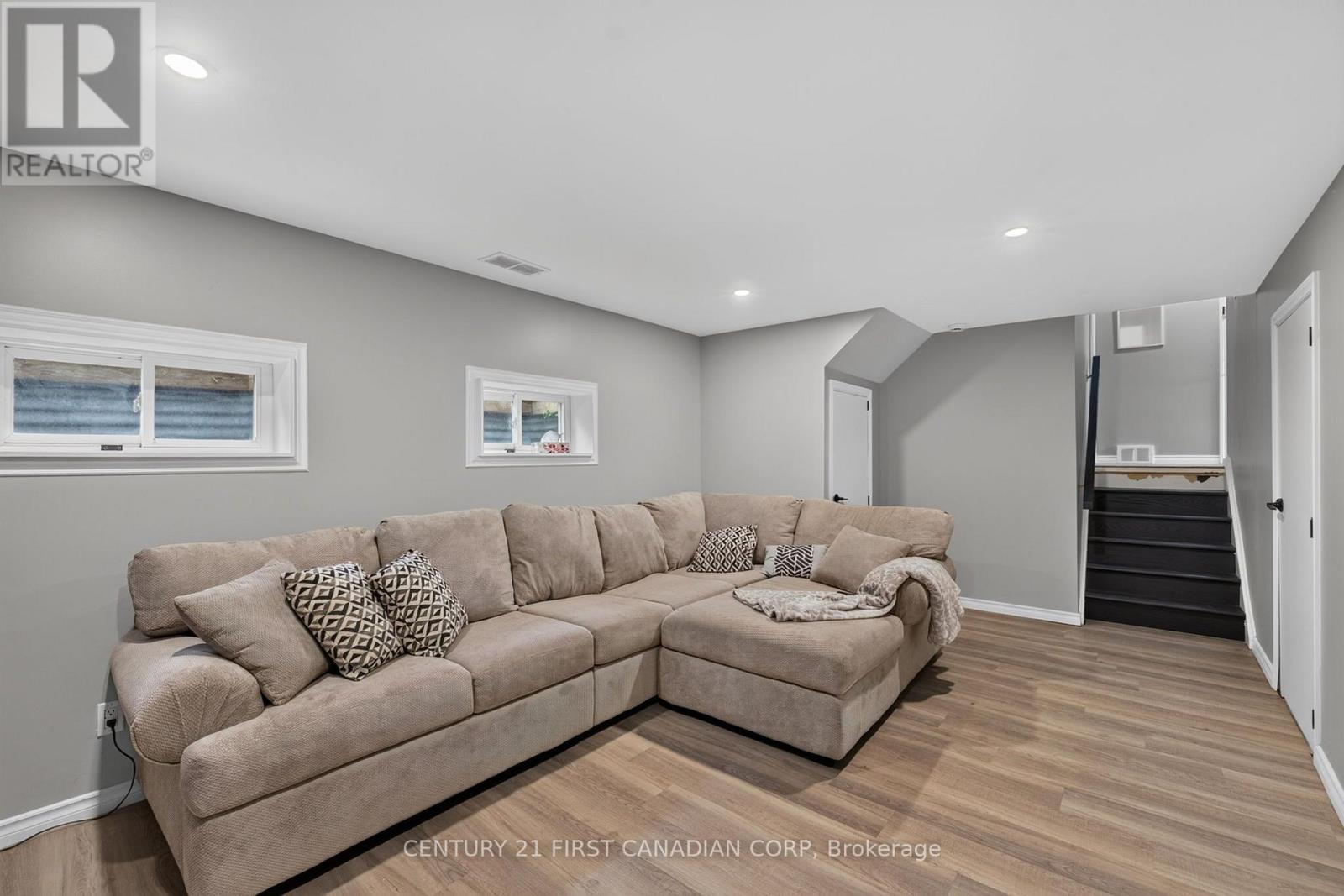 285 PANORMA CRESCENT - Image 38