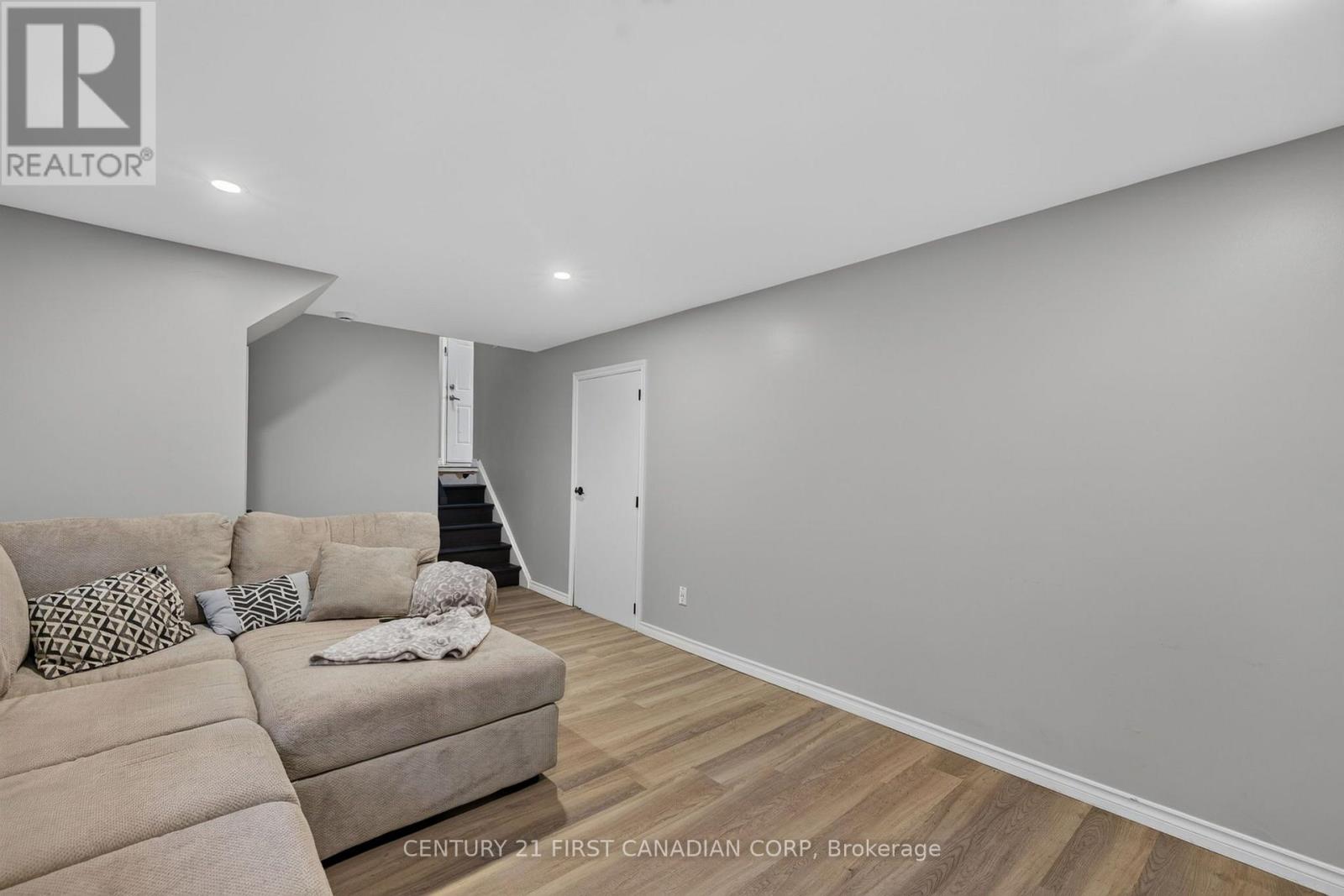285 PANORMA CRESCENT - Image 39