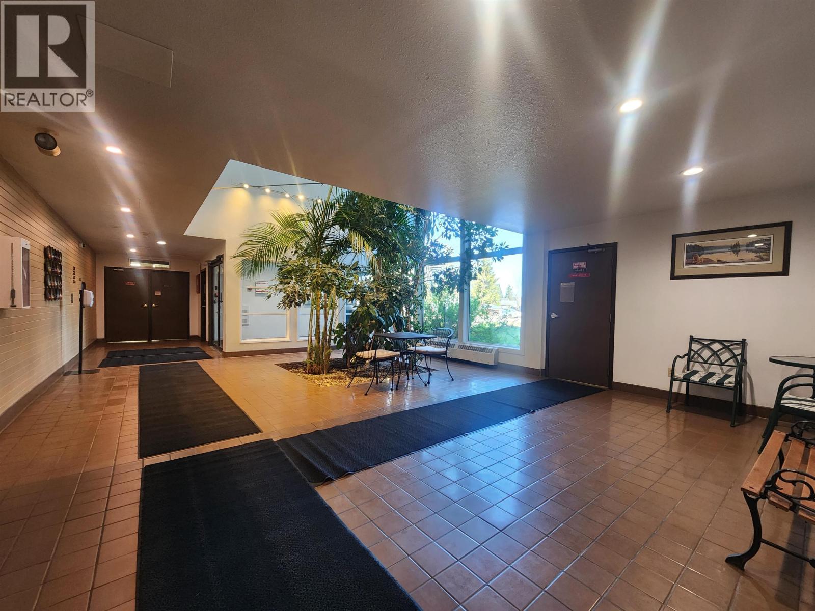 #202 3033 OSPIKA BOULEVARD - 16