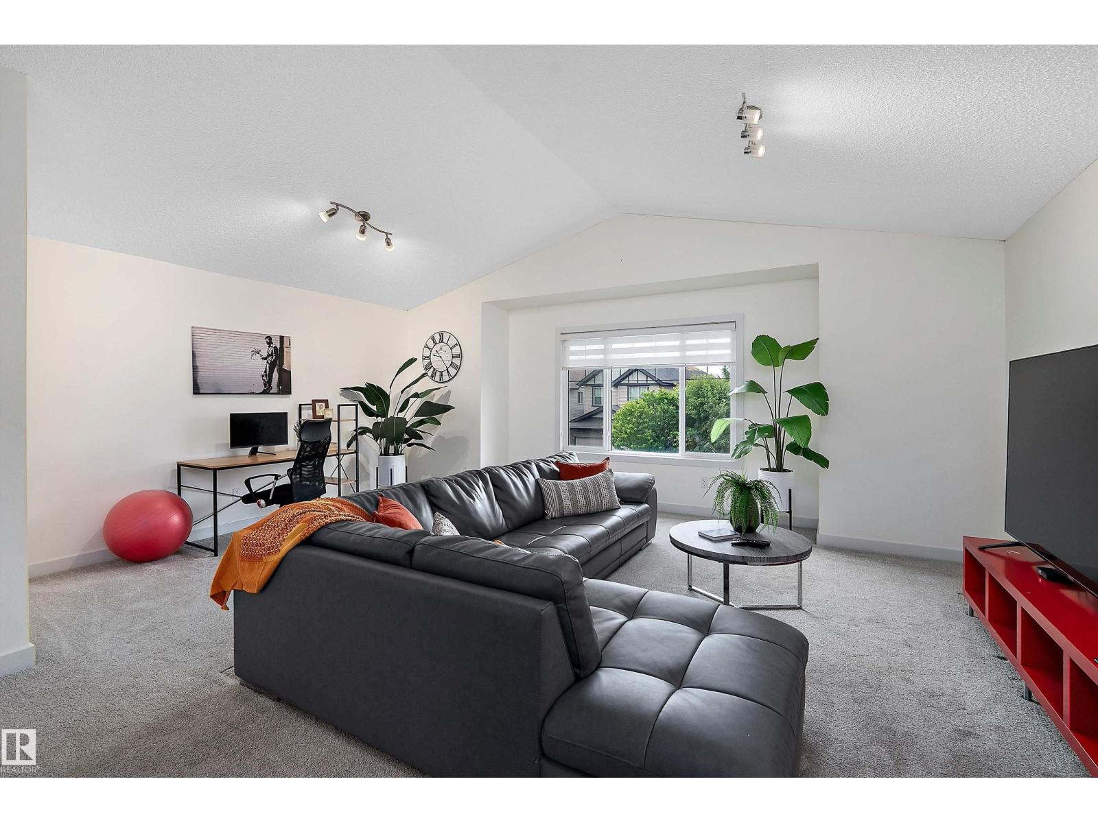 15832 11 AV SW - Image 21