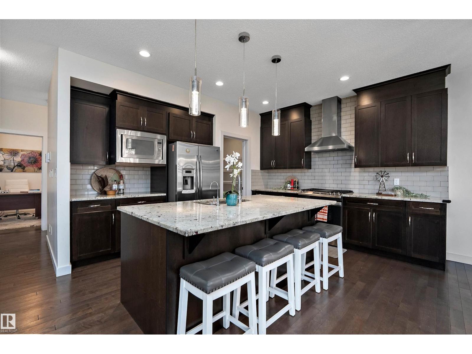 15832 11 AV SW - 8