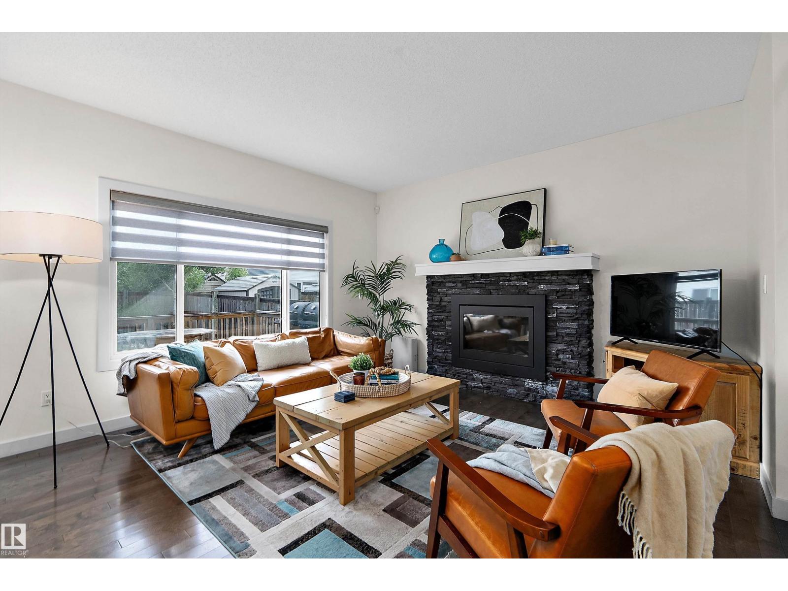 15832 11 AV SW - 4