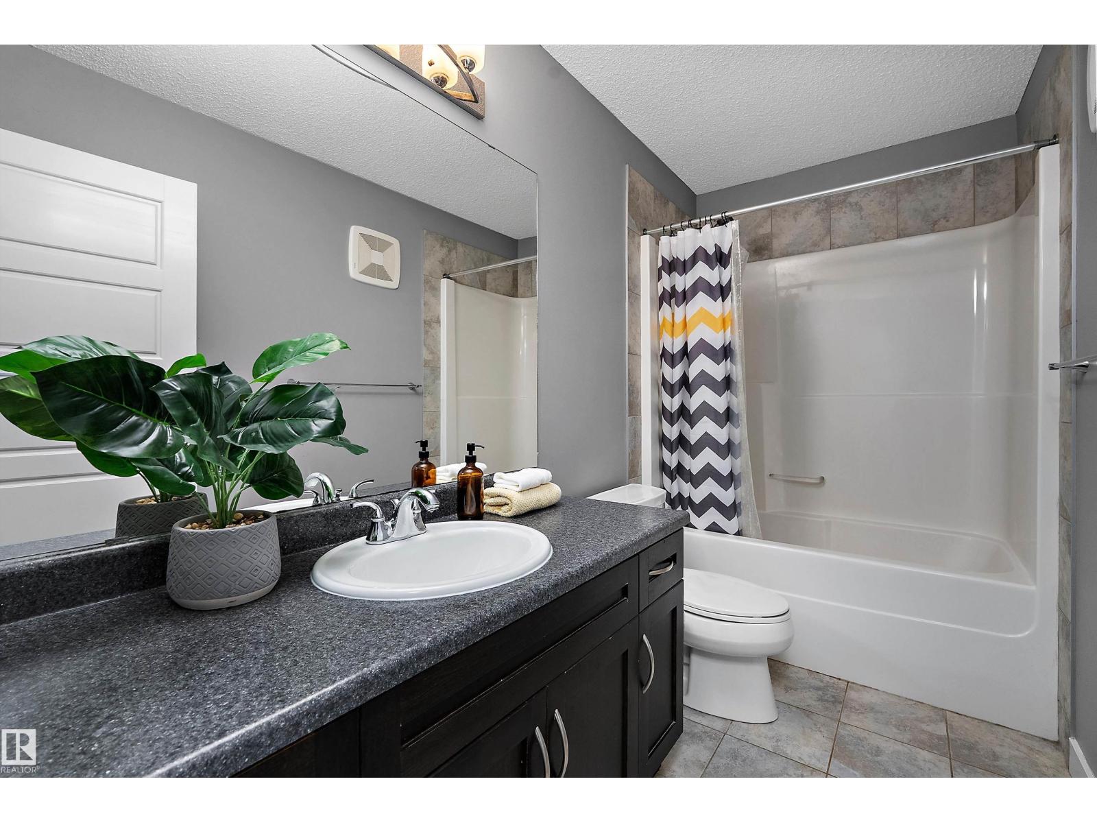 15832 11 AV SW - 24