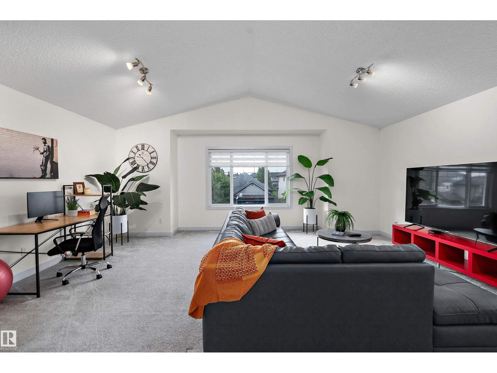15832 11 AV SW - 20