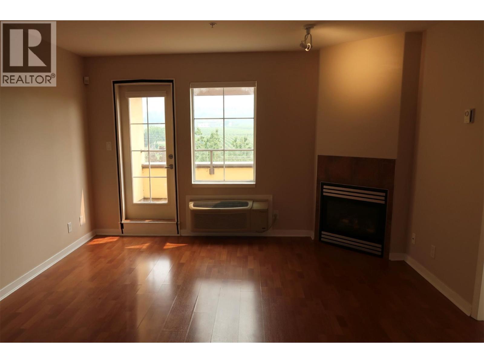 7600 COTTONWOOD Drive Unit# 404, Osoyoos
