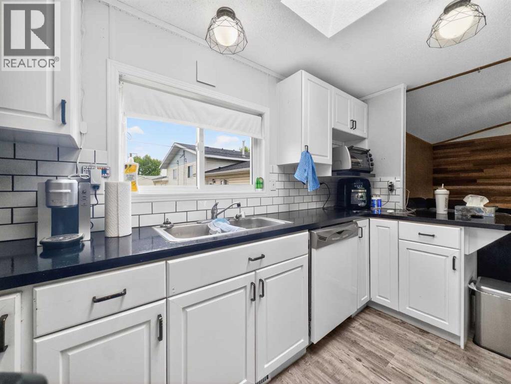 10414 103 Avenue - 6