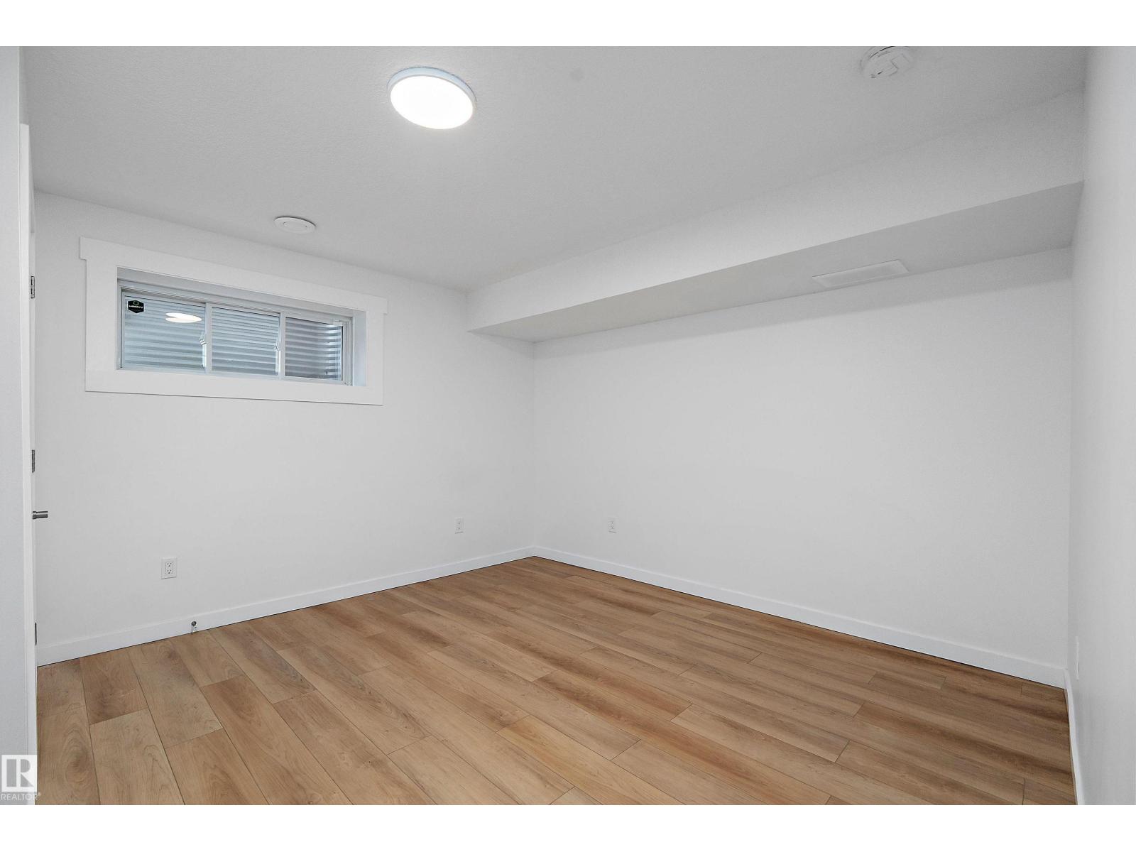 15832 11 AV SW - 40
