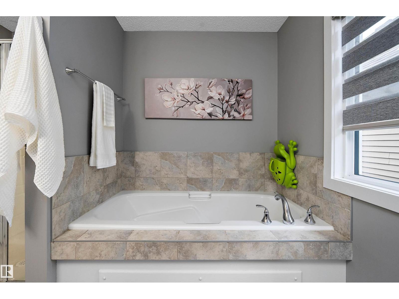 15832 11 AV SW - 36