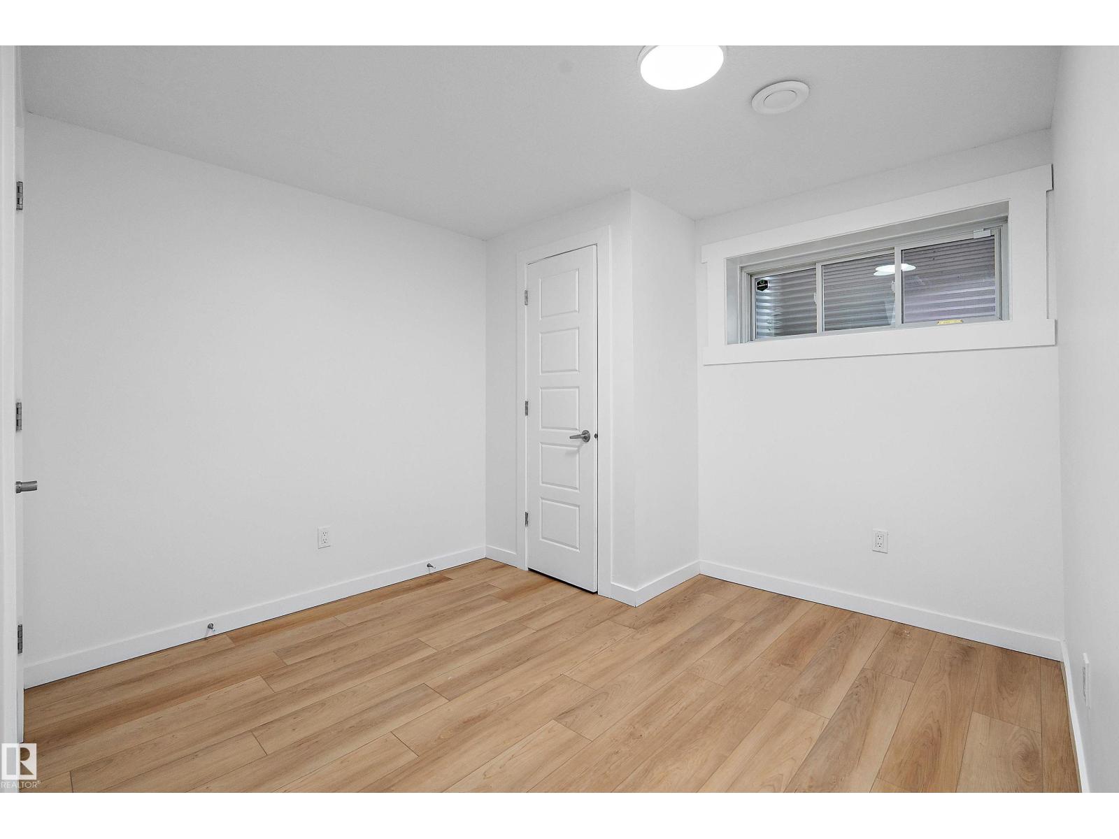 15832 11 AV SW - 43
