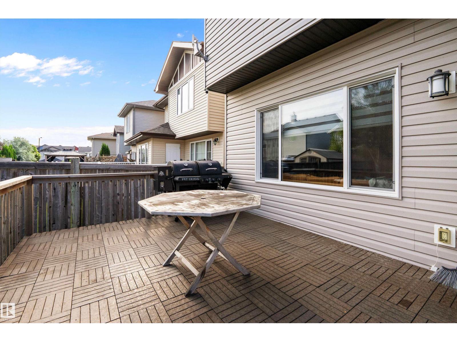 15832 11 AV SW - 51