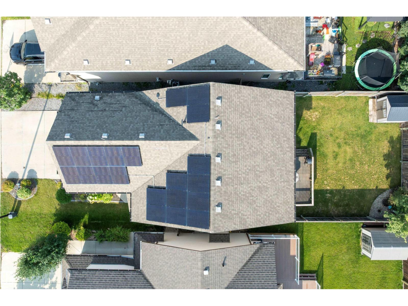 15832 11 AV SW - 53
