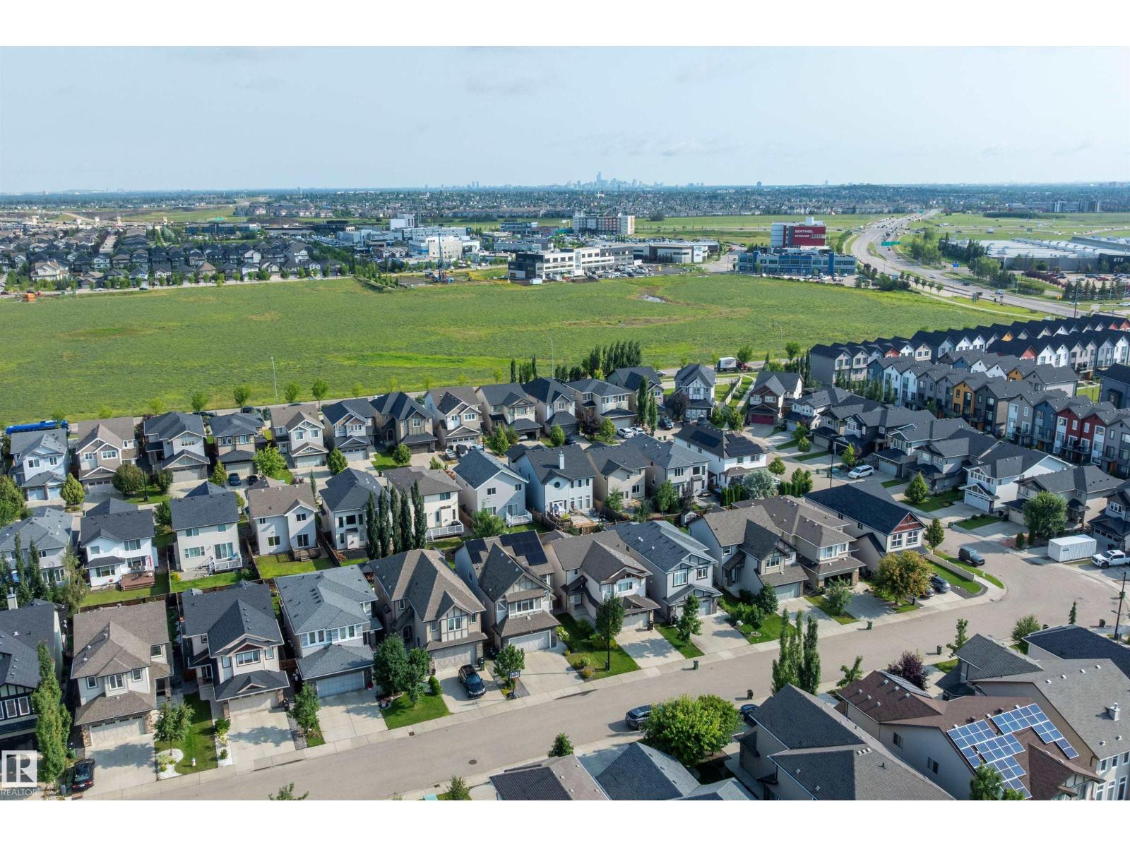 15832 11 AV SW - 55
