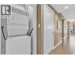 2605 3093 Windsor Gate, Coquitlam, BC V3B0N2 Photo 17