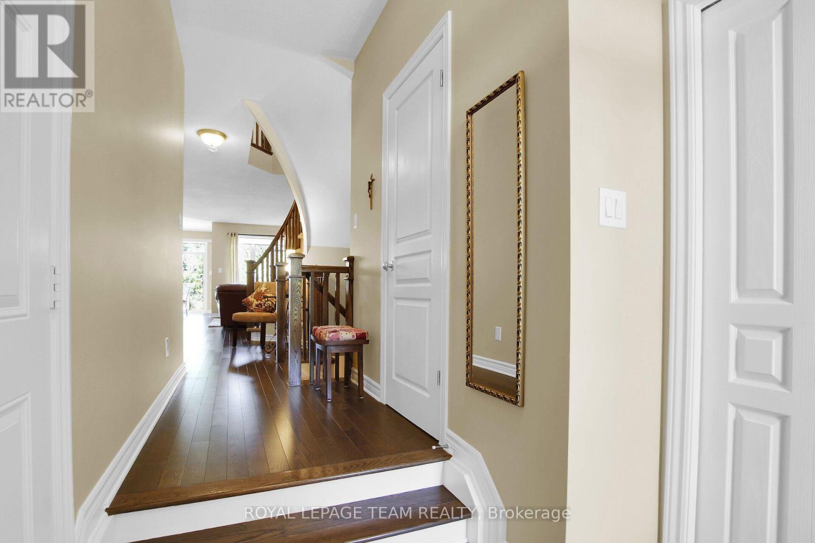 3 Bed, 4 Bath House for Sale in Ottawa – 314 BADGELEY AVENUE, Ottawa – MLS# X13651374 - Image 8
