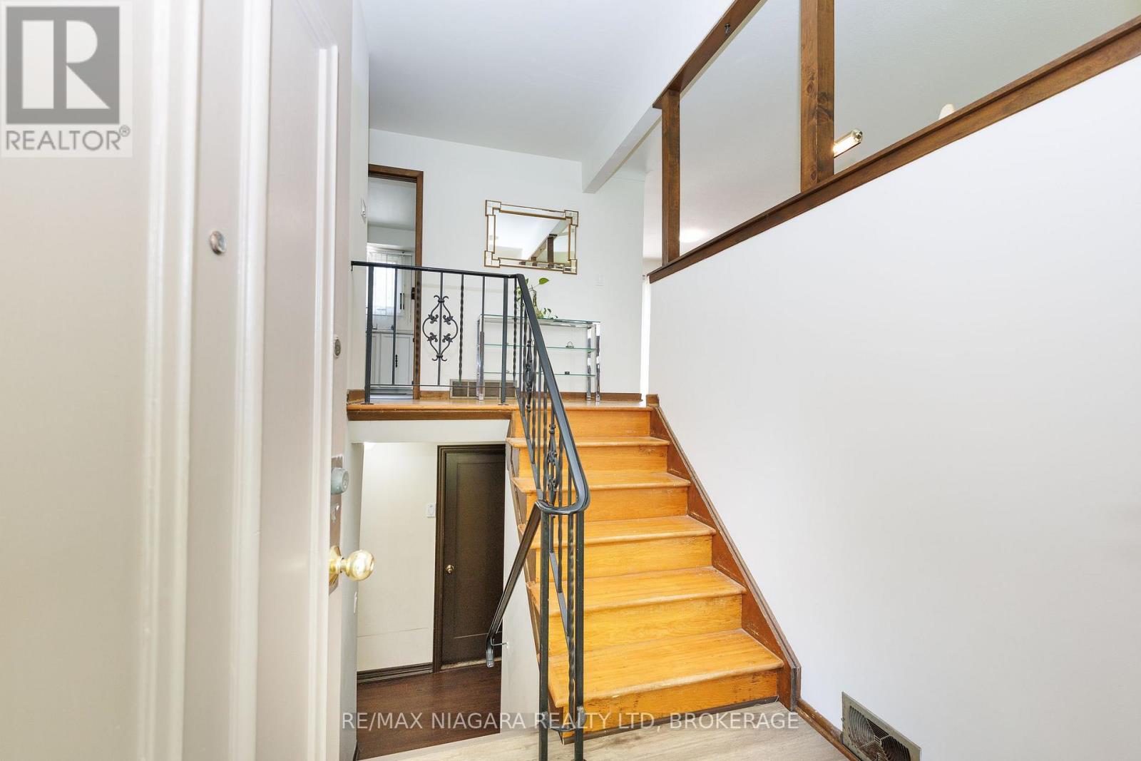 6980 DOLPHIN STREET - 21