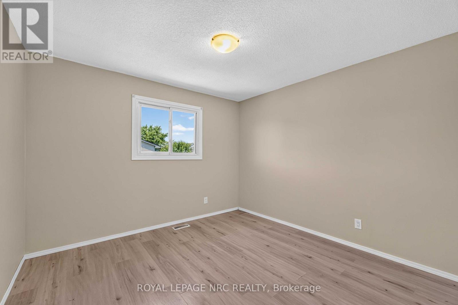 4 SATURN ROAD - Image 12
