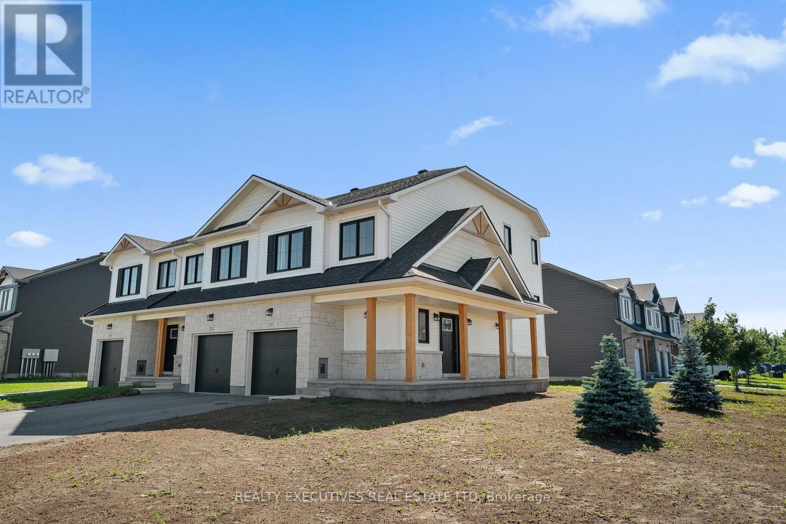 31 WHITCOMB CRESCENT, Smiths Falls — photo 2