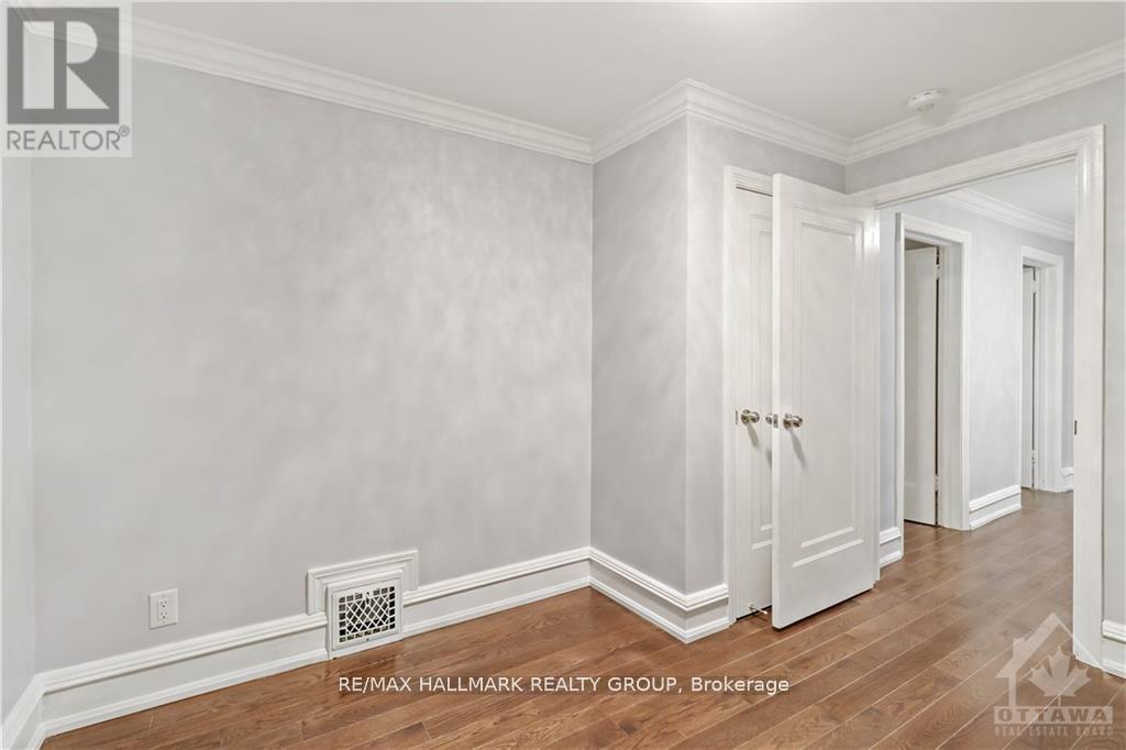 6 Bed, 4 Bath House for Rent in Ottawa – 205 BLACKBURN AVENUE, Ottawa – MLS# X13164852 - Image 29
