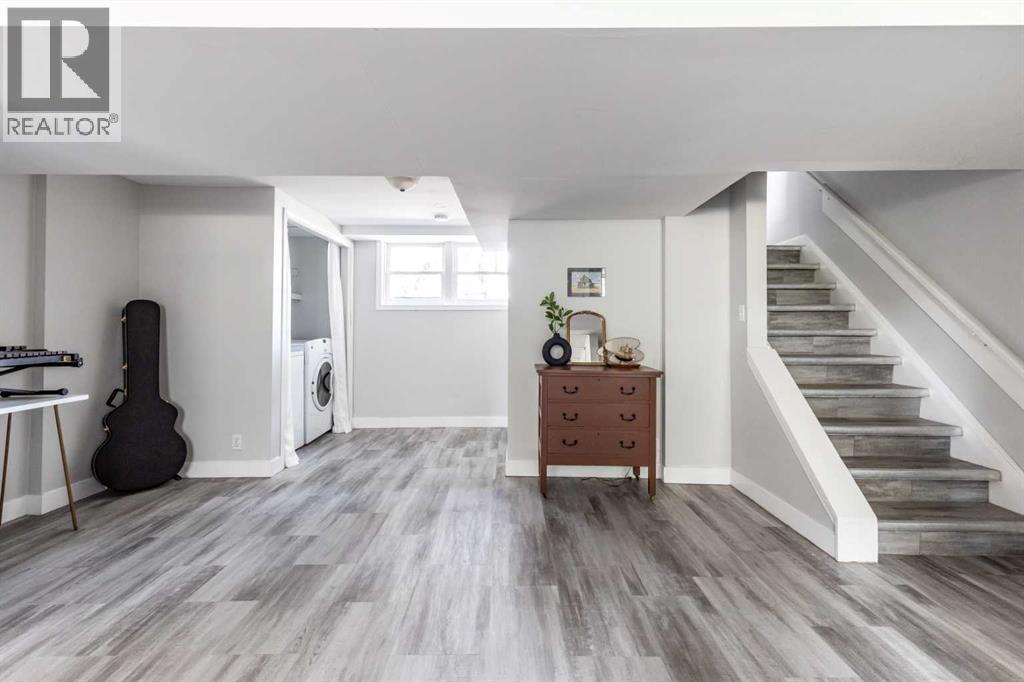 206 7 Street Southeast - Photo 32