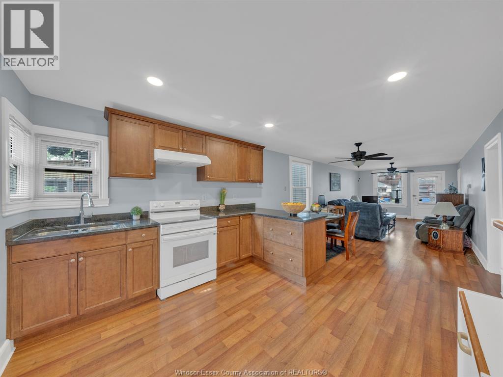 489 MCKAY AVENUE - 16